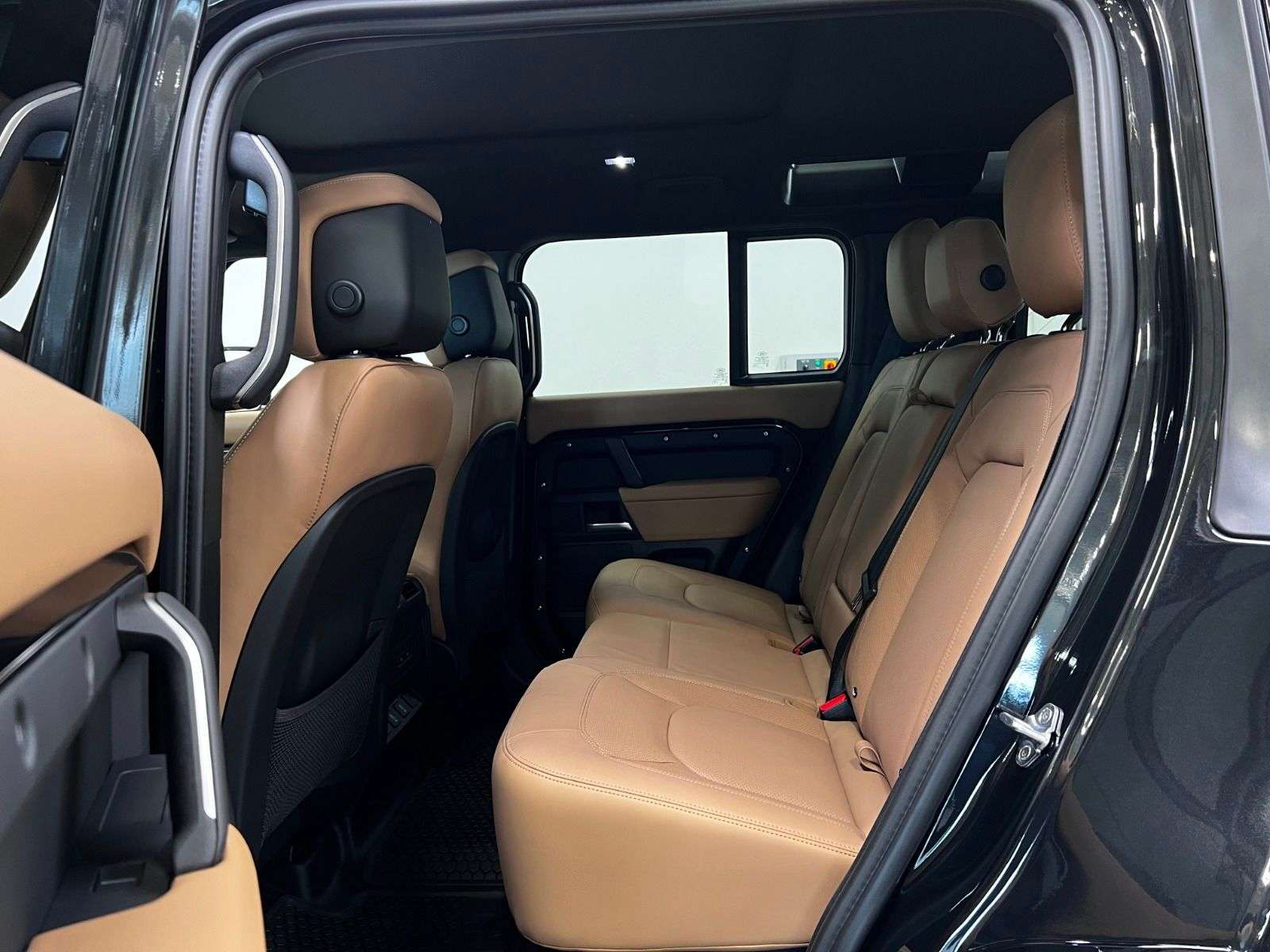 2026 Land Rover Defender 110 P400 X-DYNAMIC SE thumb 26