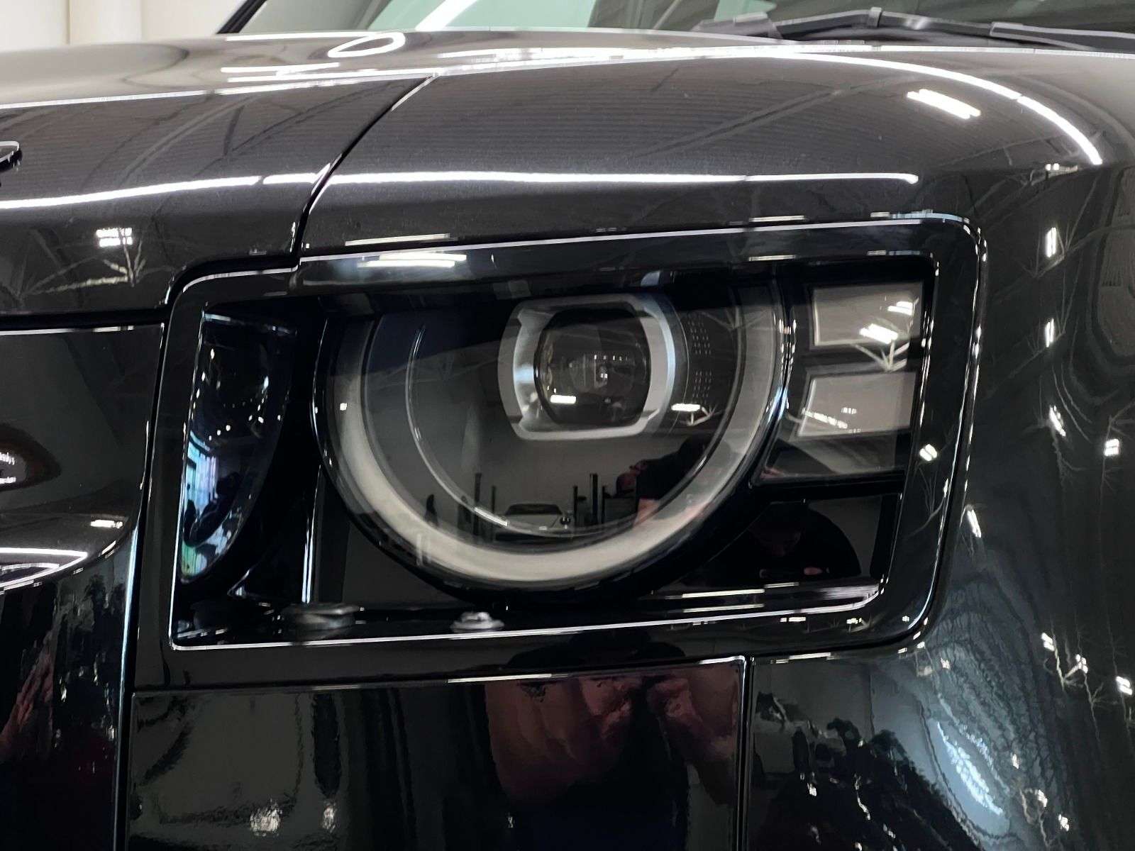 2026 Land Rover Defender 110 P400 X-DYNAMIC SE thumb 13