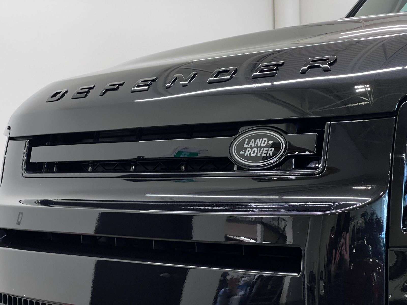2026 Land Rover Defender 110 P400 X-DYNAMIC SE thumb 10