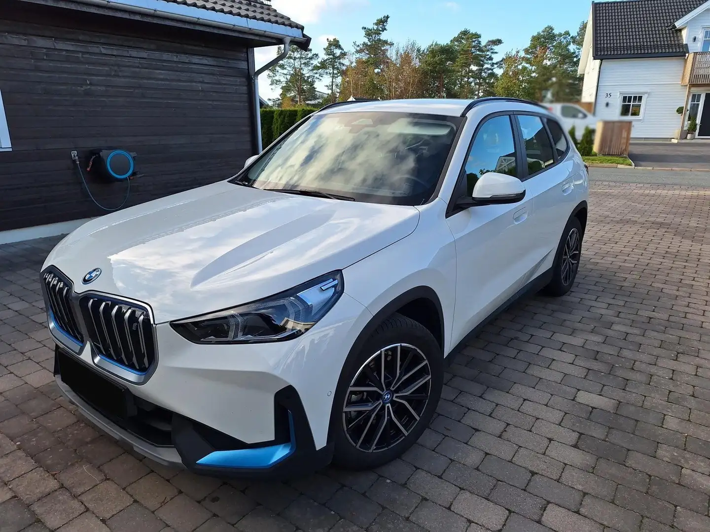 BMW iX1 iX1 Charged Premium XDRIVE30 Weiß - 1
