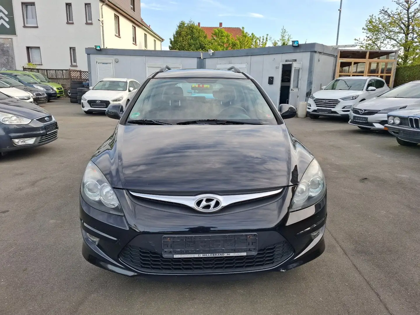Hyundai i30 CW blue 1.6 CRDi 66 kW Classic Schwarz - 2