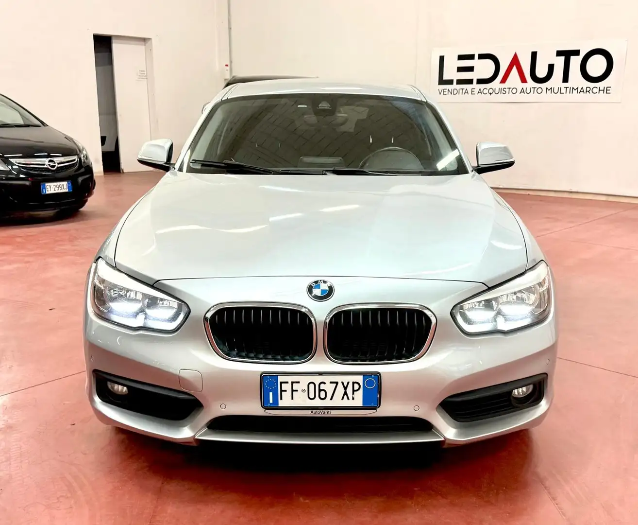 BMW 114 Serie 1 F/20-21 2015 114d Advantage 5p Argent - 2