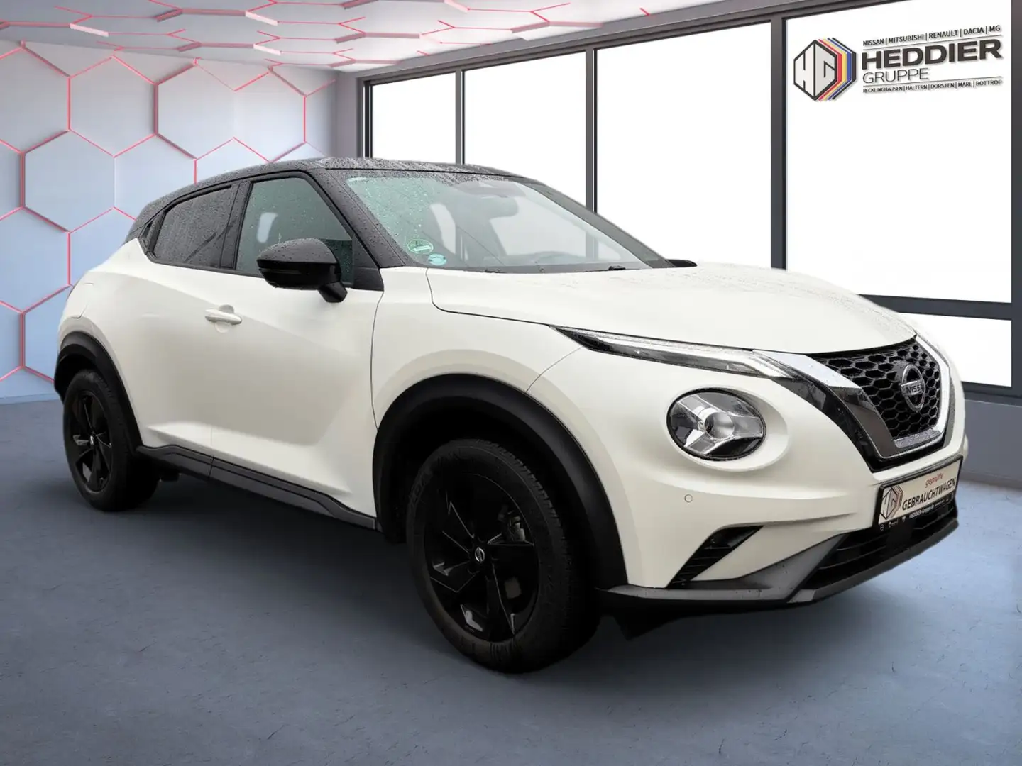 Nissan Juke 1.0 DIG-T Tekna*SHZ*Kamera*Navi*PDC*8-fach Schwarz - 2