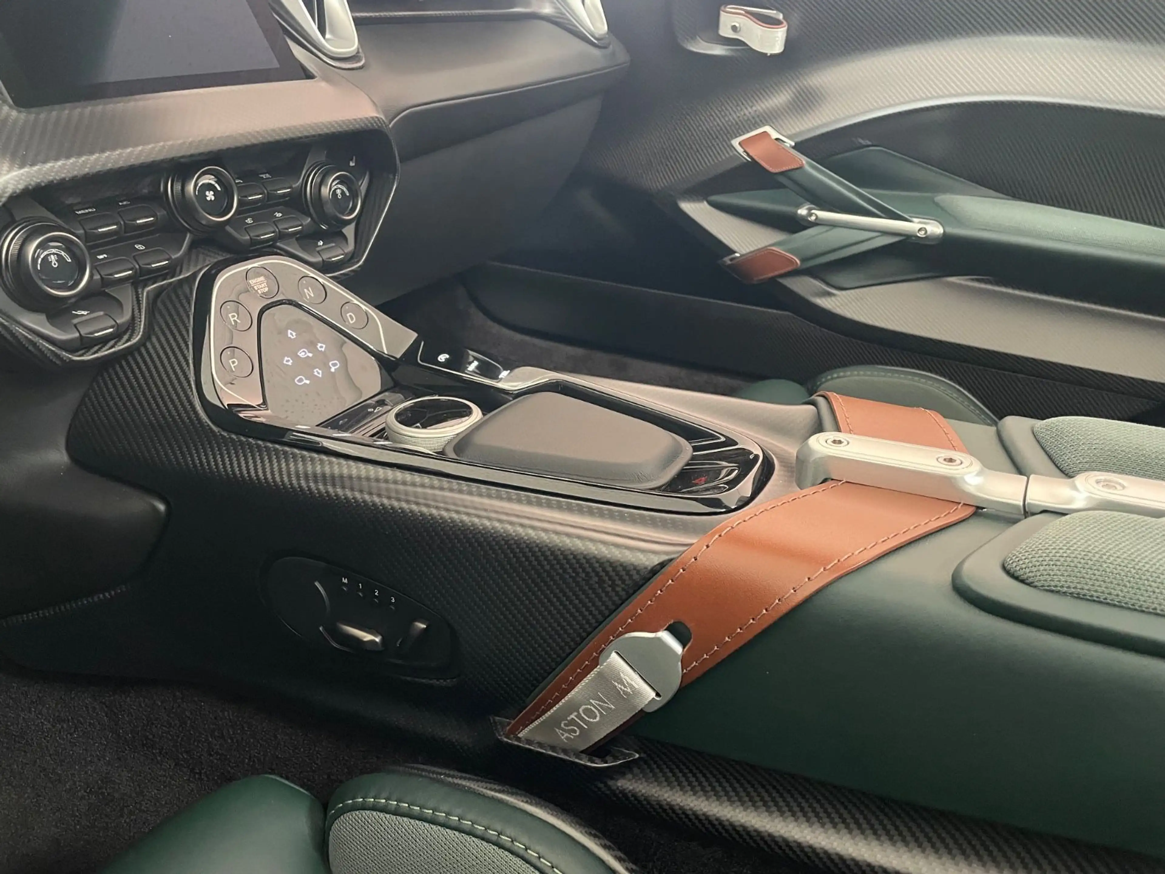 Aston Martin V12 Speedster DBR 1 PACK/1OF88LIMITED — photo 15