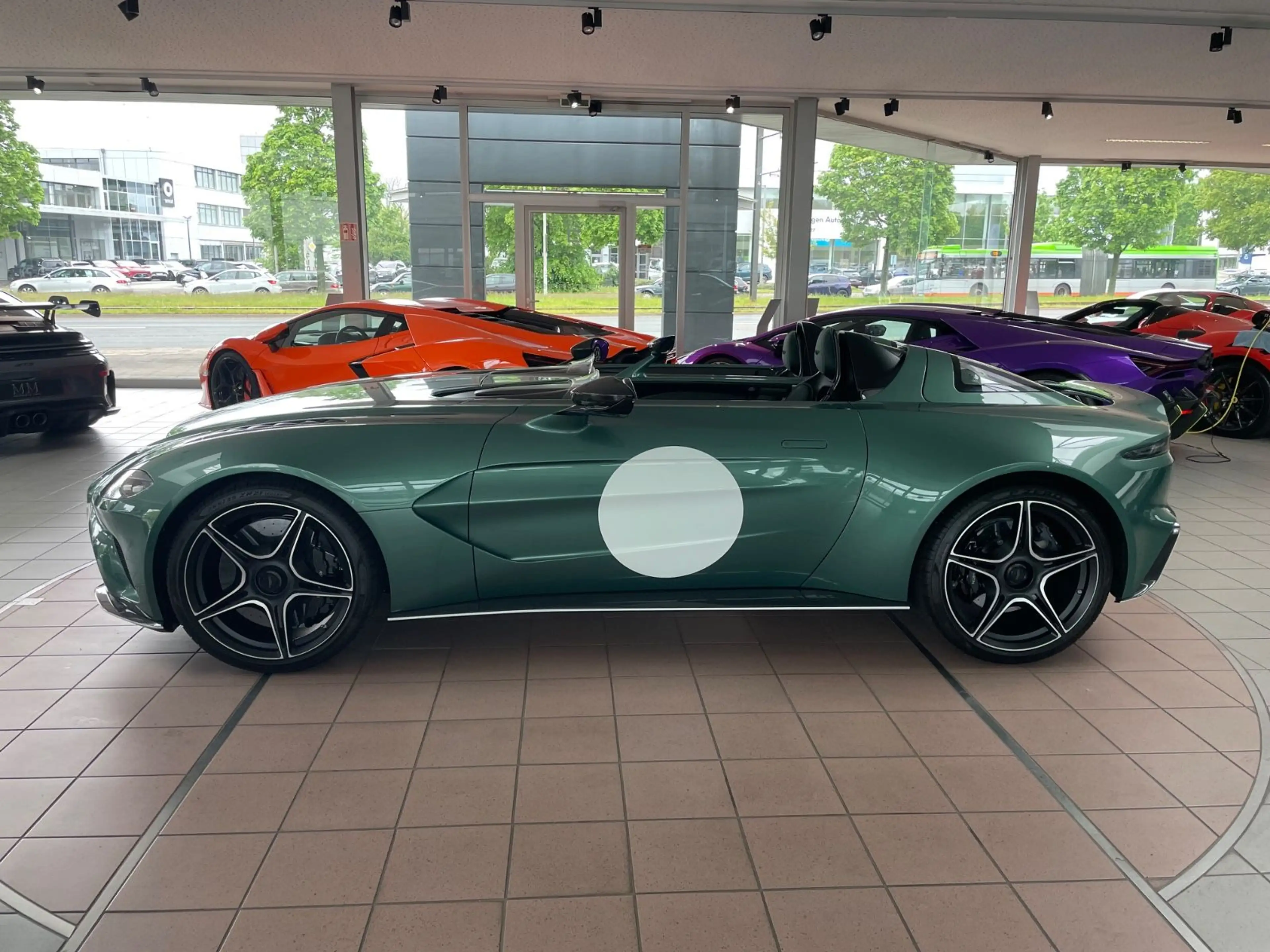 Aston Martin V12 Speedster DBR 1 PACK/1OF88LIMITED — photo 4