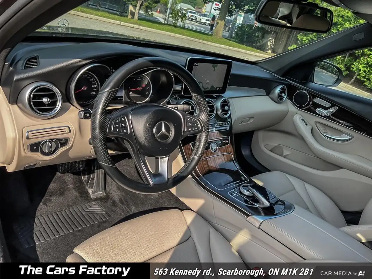 Mercedes-Benz C-Class снимка Mercedes-Benz C-Class