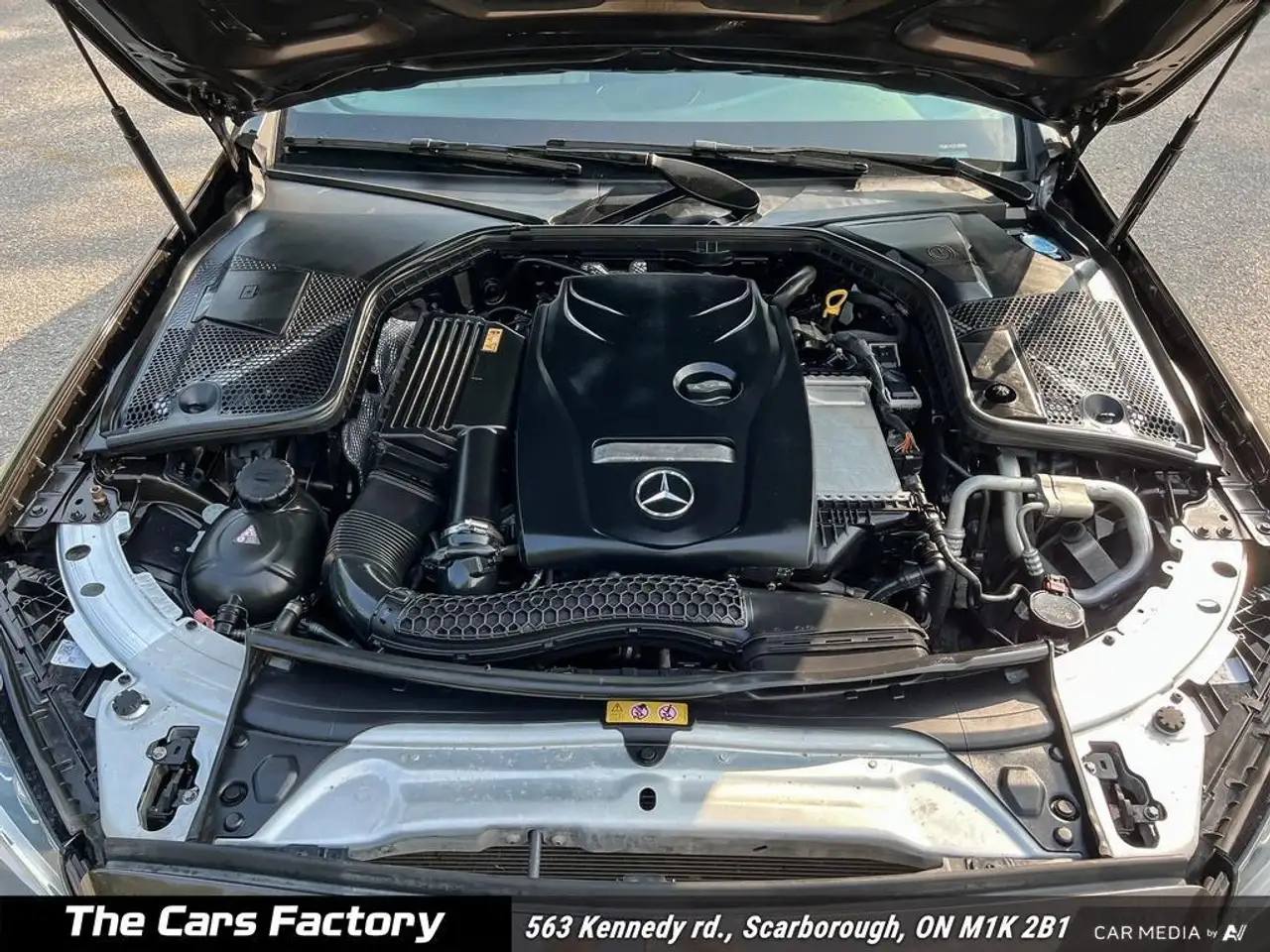 Mercedes-Benz C-Class снимка Mercedes-Benz C-Class