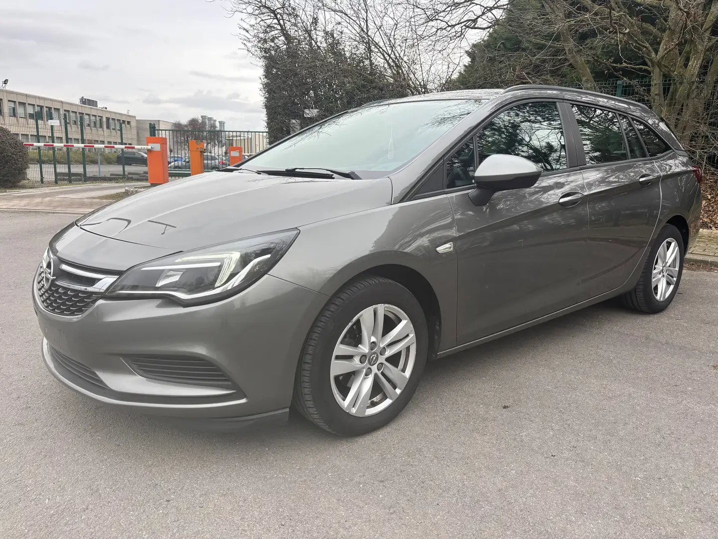 Opel Astra Sports Tourer 1.6 CDTi ECOTEC D Edition Start/Stop Gris - 2