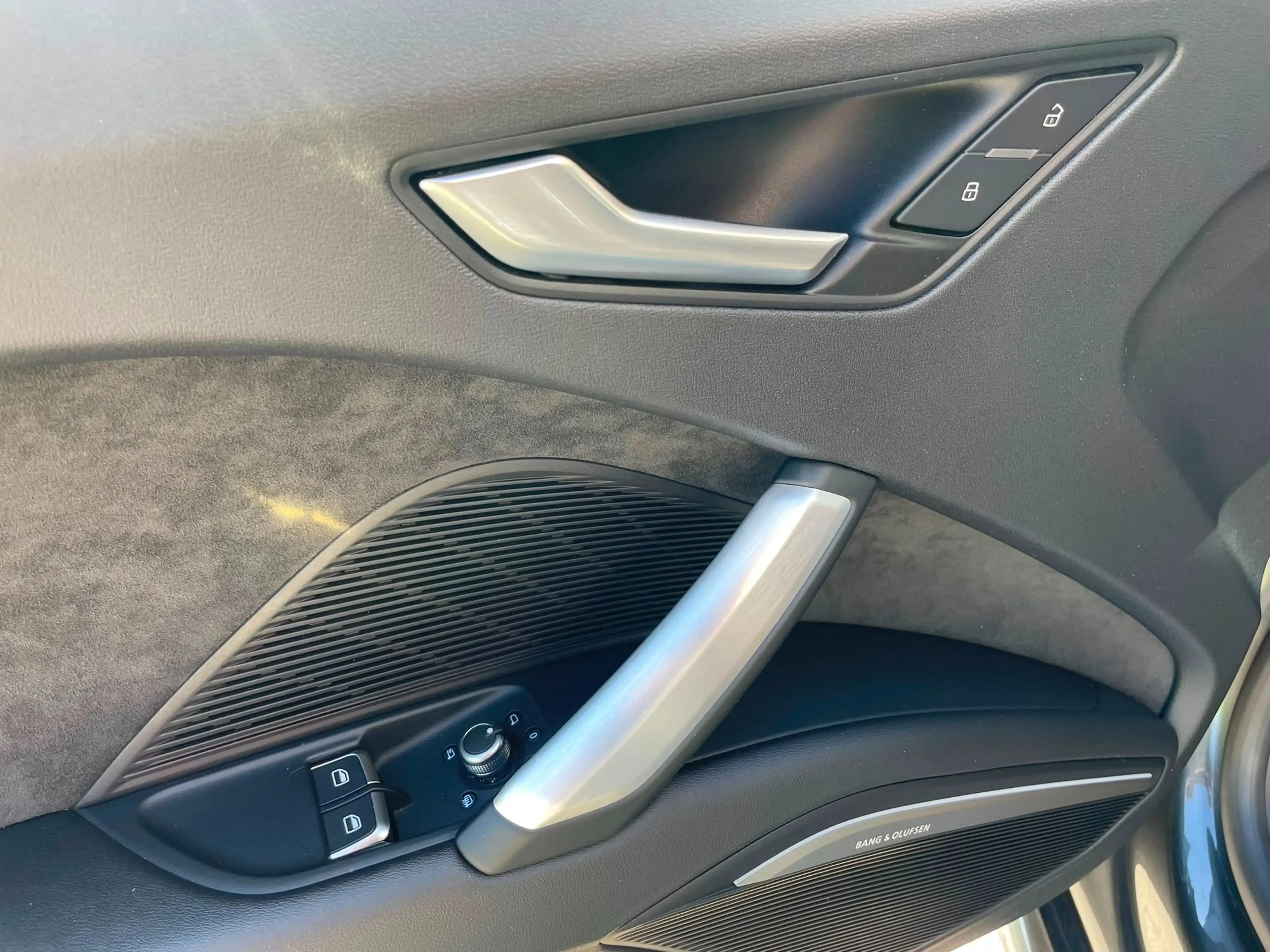 Audi TT Roadster 45 TFSI 4x4  Cab GARANTIE JUSQU'A 3 ANS — photo 15