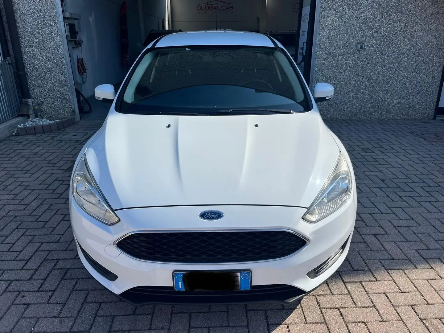 Ford Focus Focus SW 1.5 tdci Business Autocarro N1 Bianco - 2