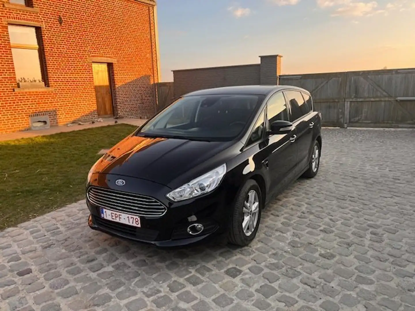 Ford S-Max S-Max 2.0 TDCi Business Class (EU6.2) Noir - 1