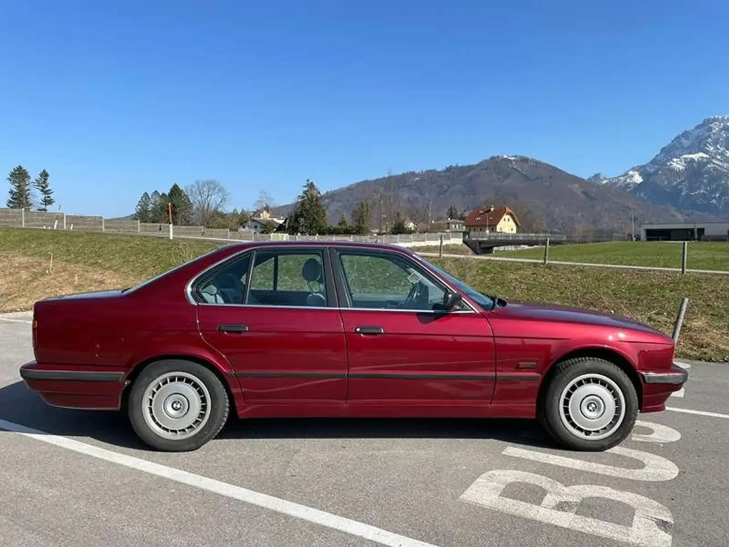 BMW 525 525ix Rojo - 1
