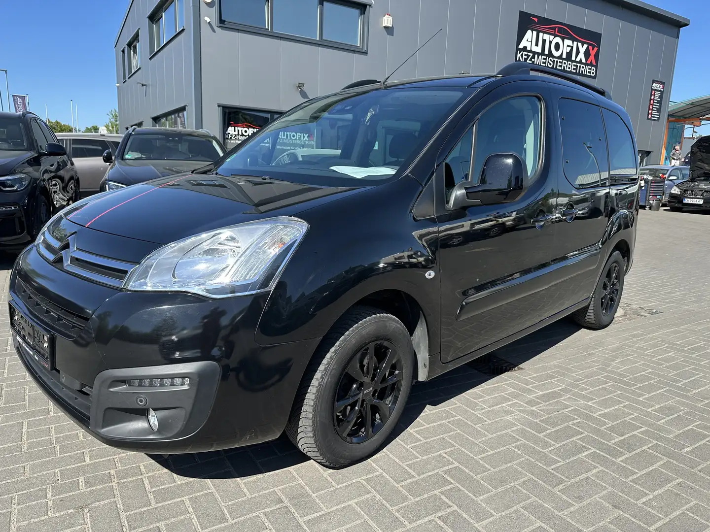 Citroen Berlingo Shine Schwarz - 1