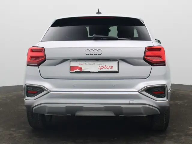 Audi Q2 view 6