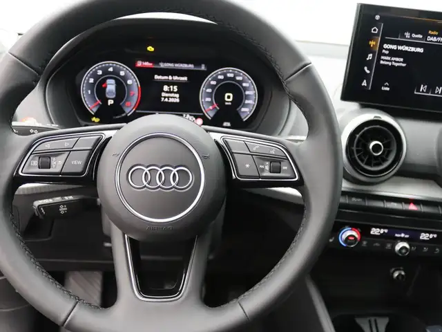 Audi Q2 view 13