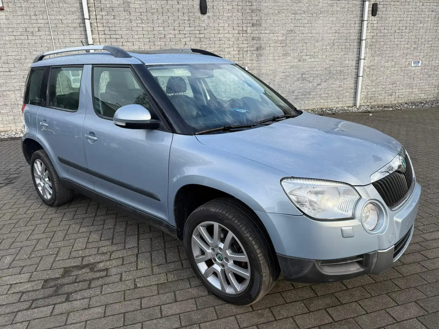 Skoda Yeti Yeti 1.2 TSI Active DSG Gris - 2