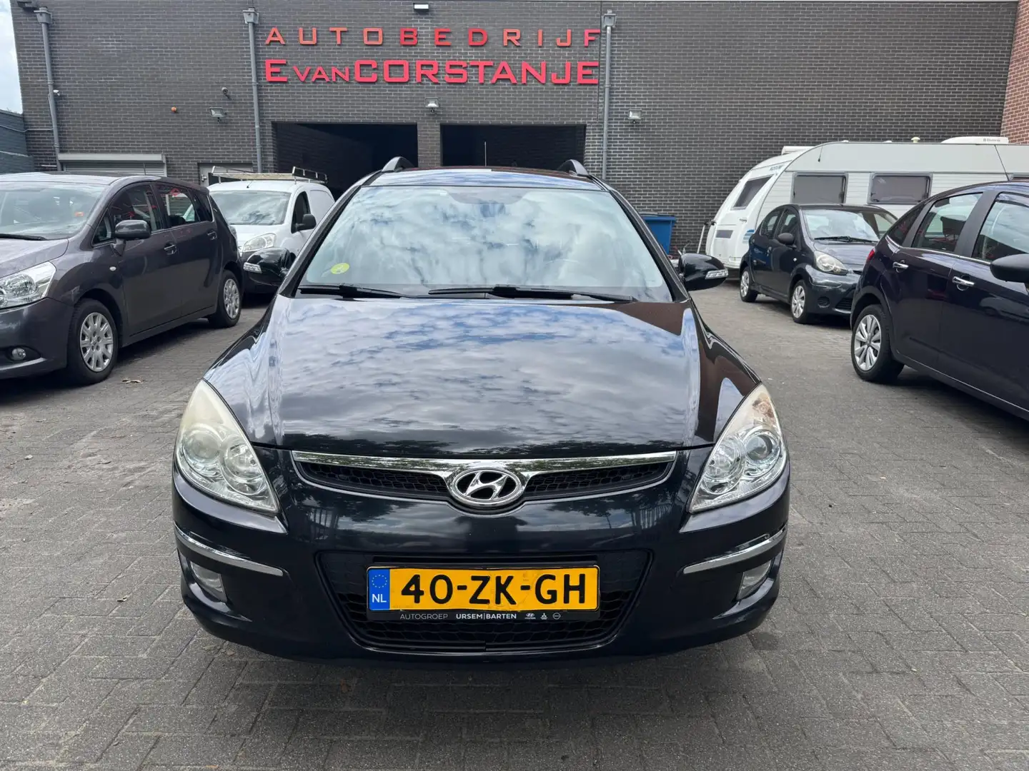 Hyundai i30 CW 1.6i Style Airco Zwart - 2