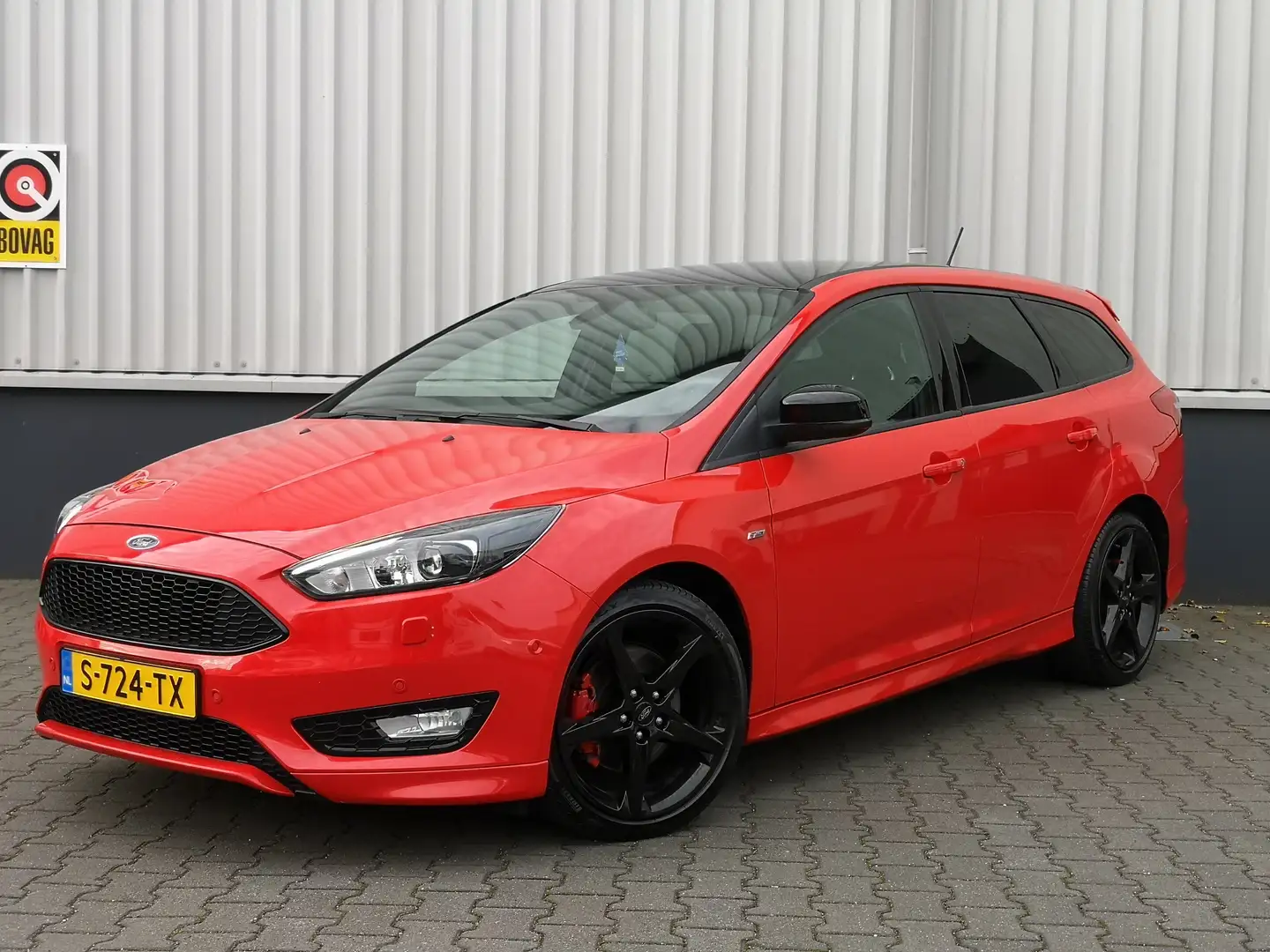 Ford Focus 1.5 Red & Black Edition / ST Line Rood - 1
