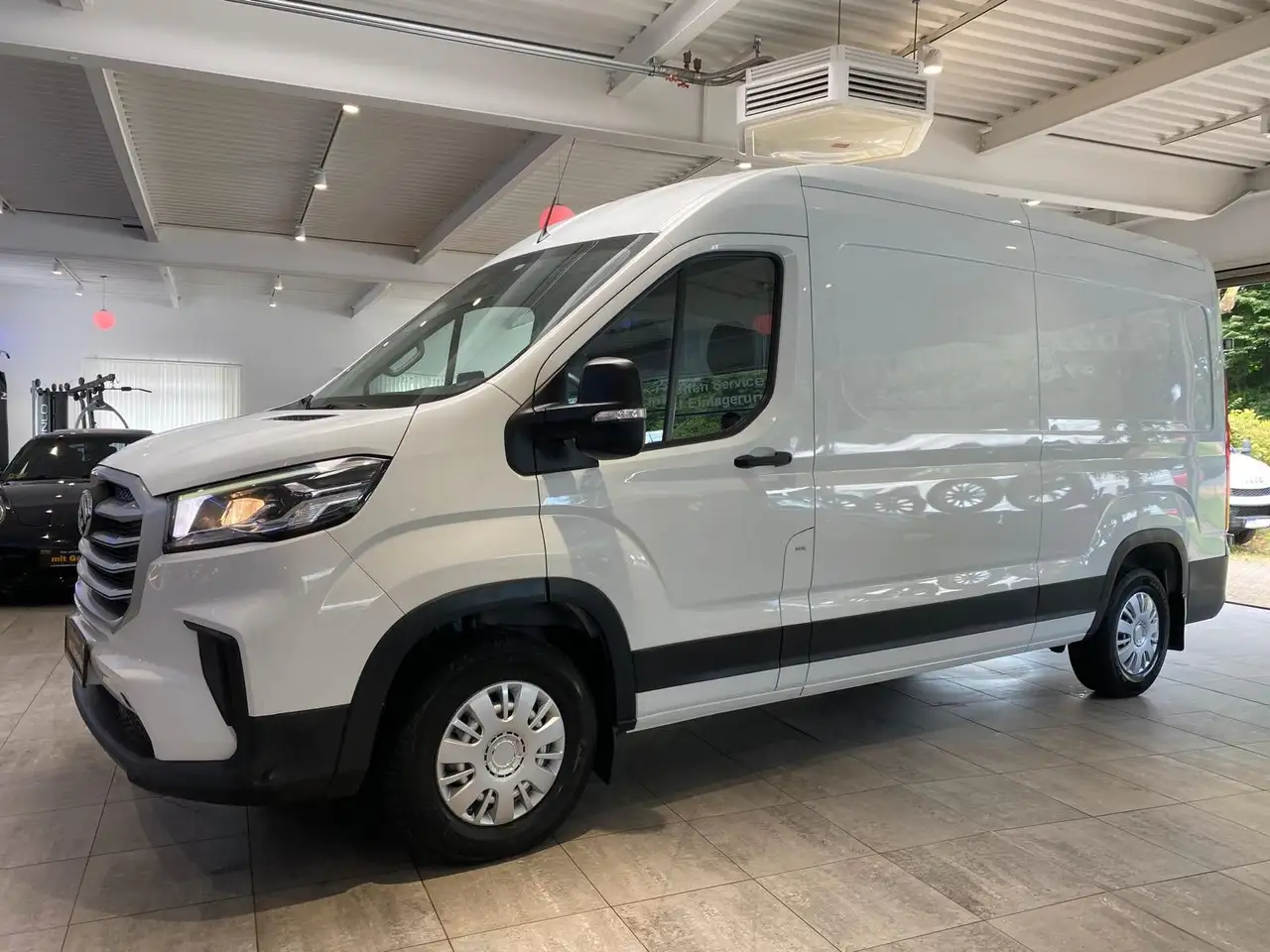 Maxus Deliver 9