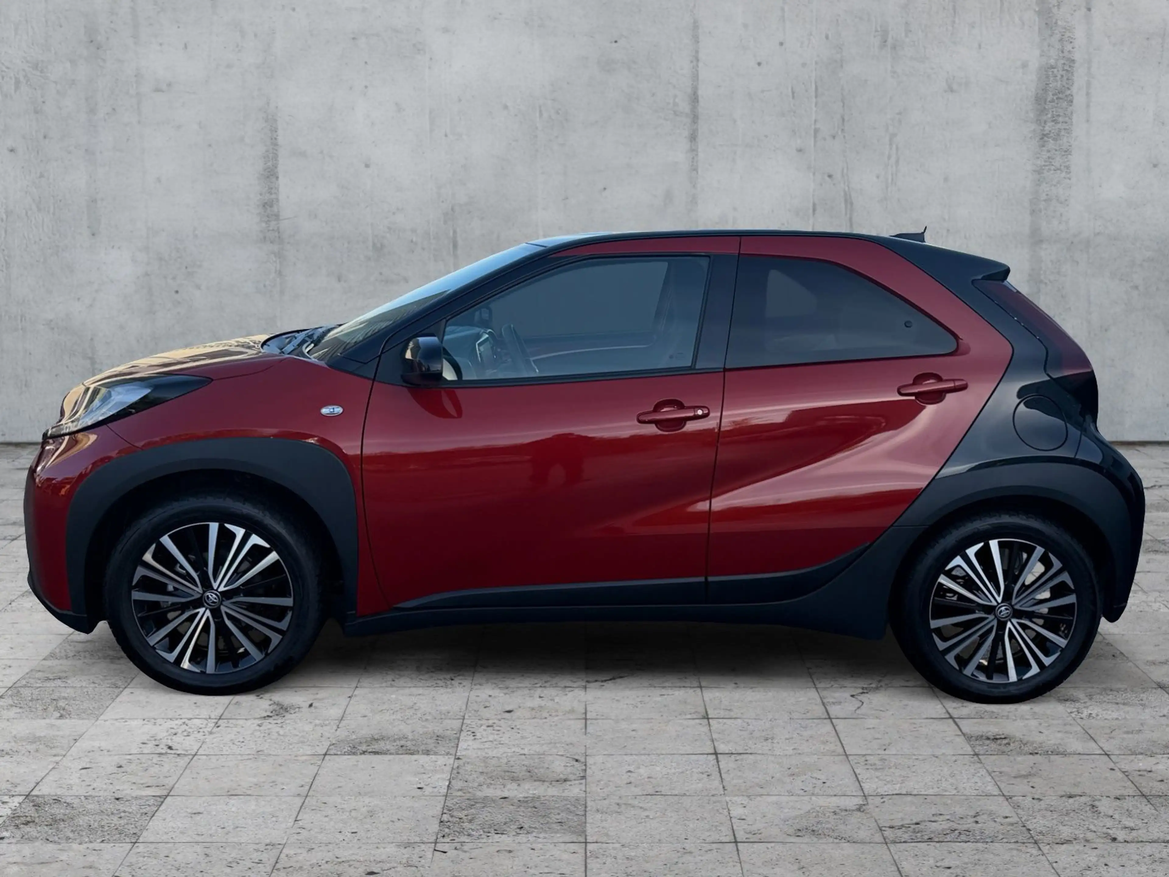 Toyota Aygo X 1.0 TEAMPLAYER ACC+RFK+APP+DAB+SHZ+MFL — photo 4