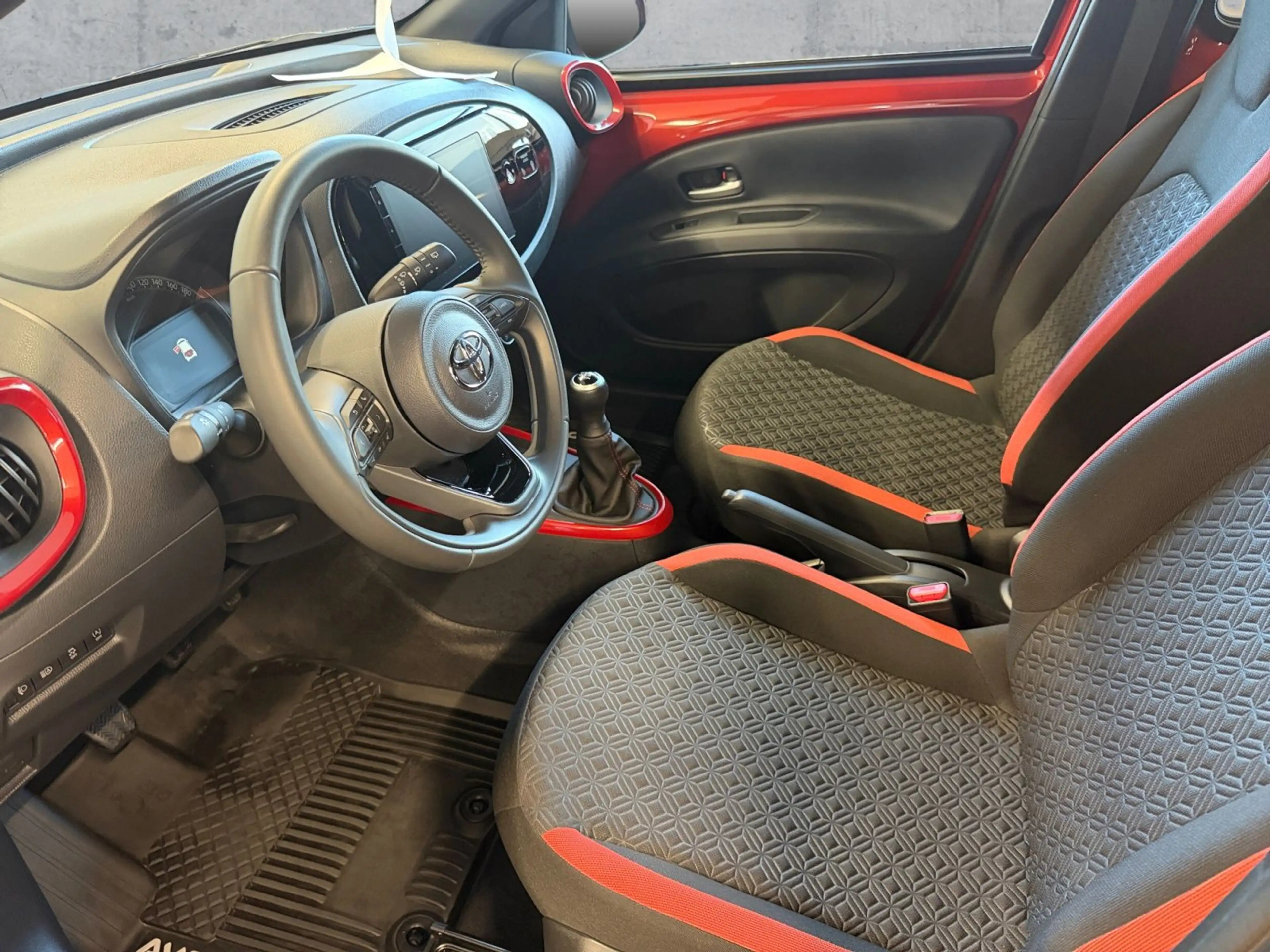 Toyota Aygo X 1.0 TEAMPLAYER ACC+RFK+APP+DAB+SHZ+MFL — photo 12