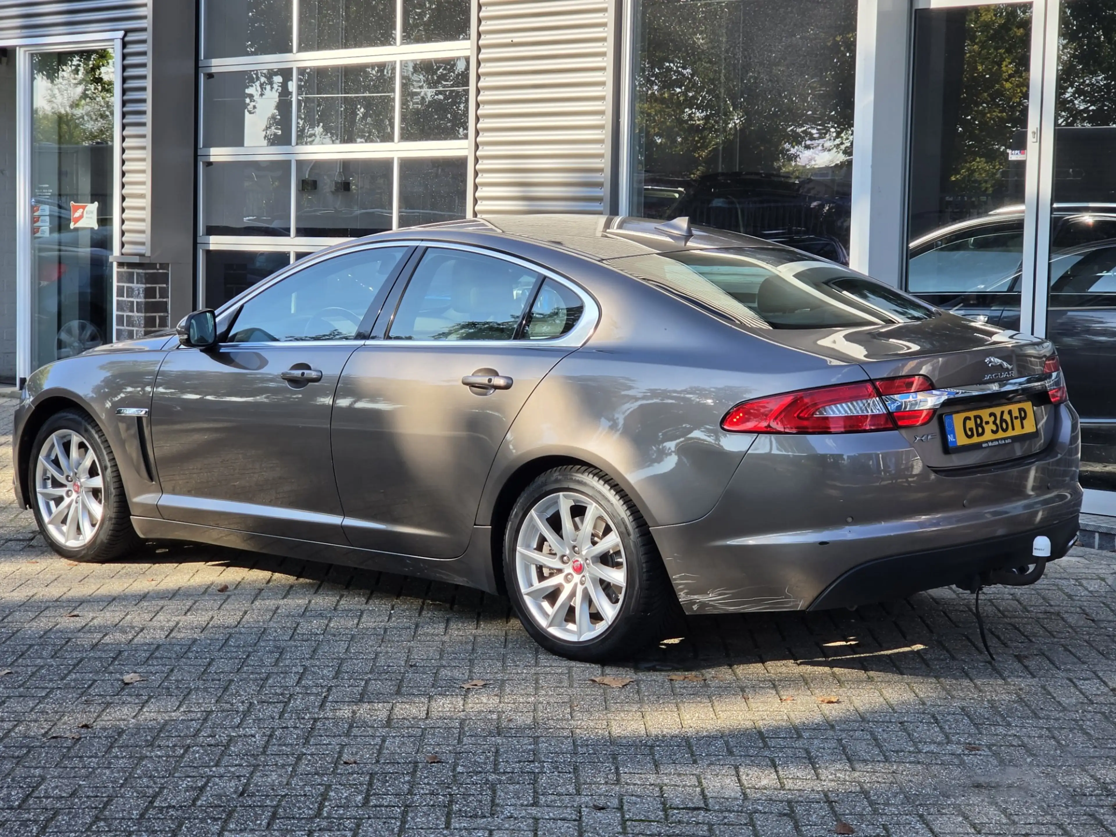 Jaguar XF 2.2D Automaat Leder Licht Schaaf Schade Nap — photo 4