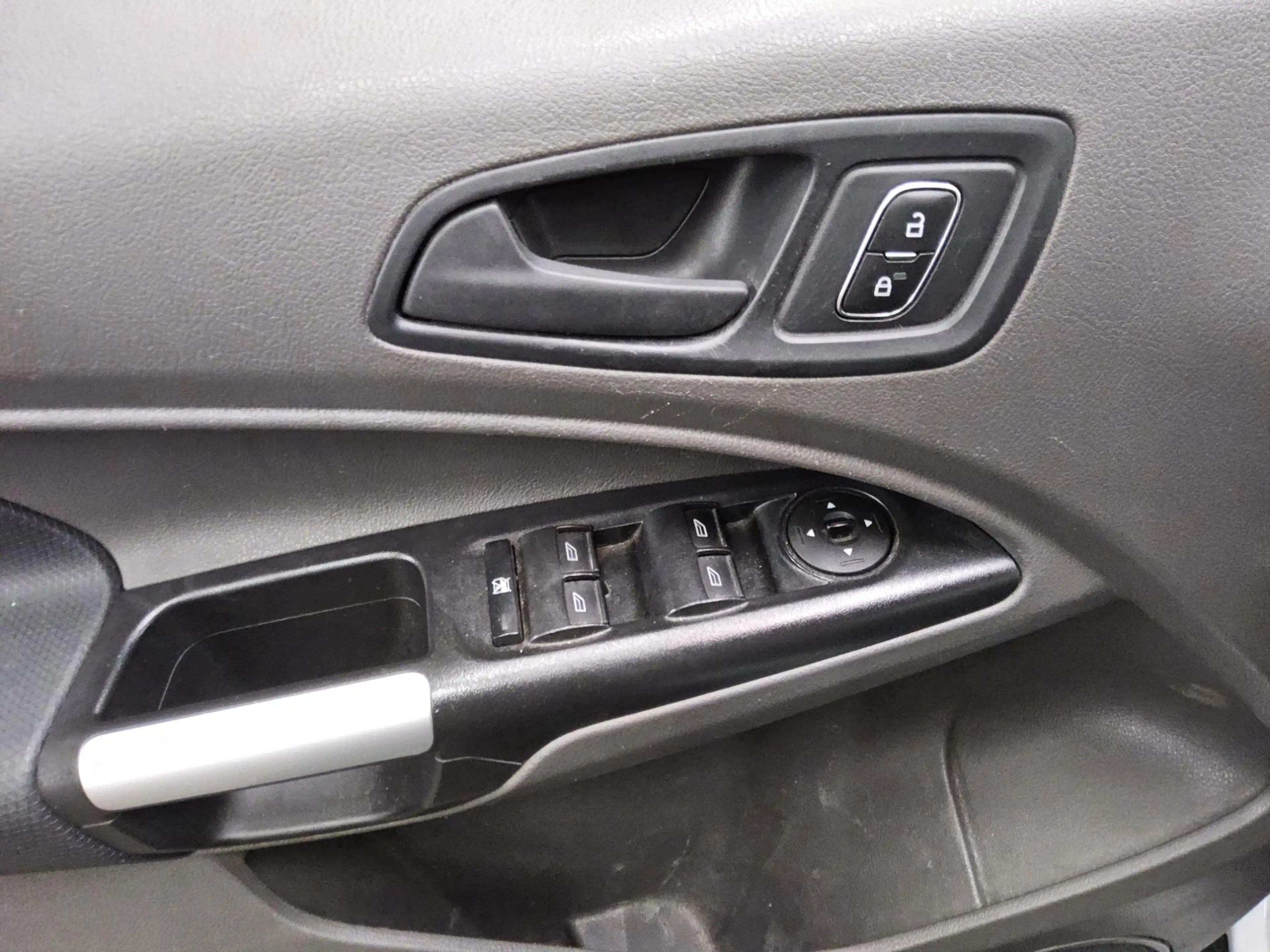 Ford Grand Tourneo GRAND TOURNEO CONNEC NAVI KLIMAAUT RADIO VC PDC AHK RfK — photo 9
