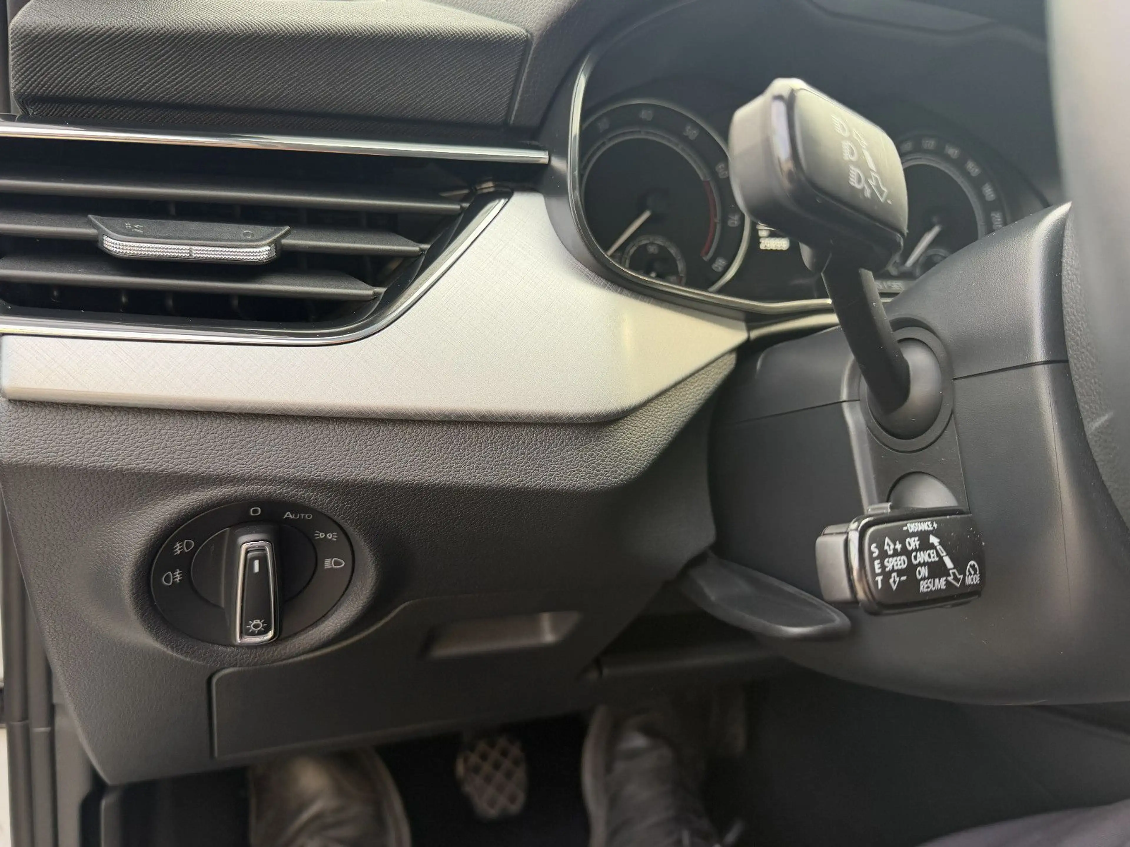 Skoda Kamiq Tour — photo 11