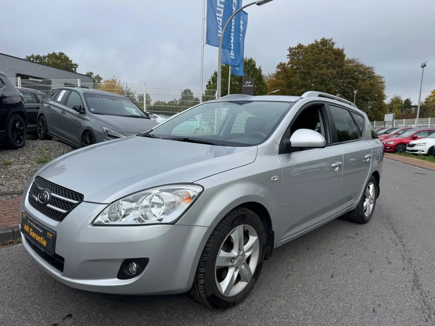 Kia Ceed / cee'd 1.HAND/SPIRIT/KLIMAAUT/8XALU/SHZ/S.HEFT/SERV.NEU Silber - 1