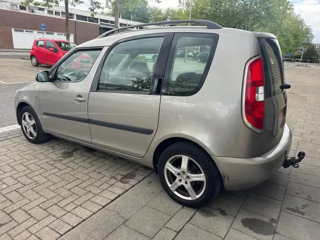 Skoda Roomster view 9