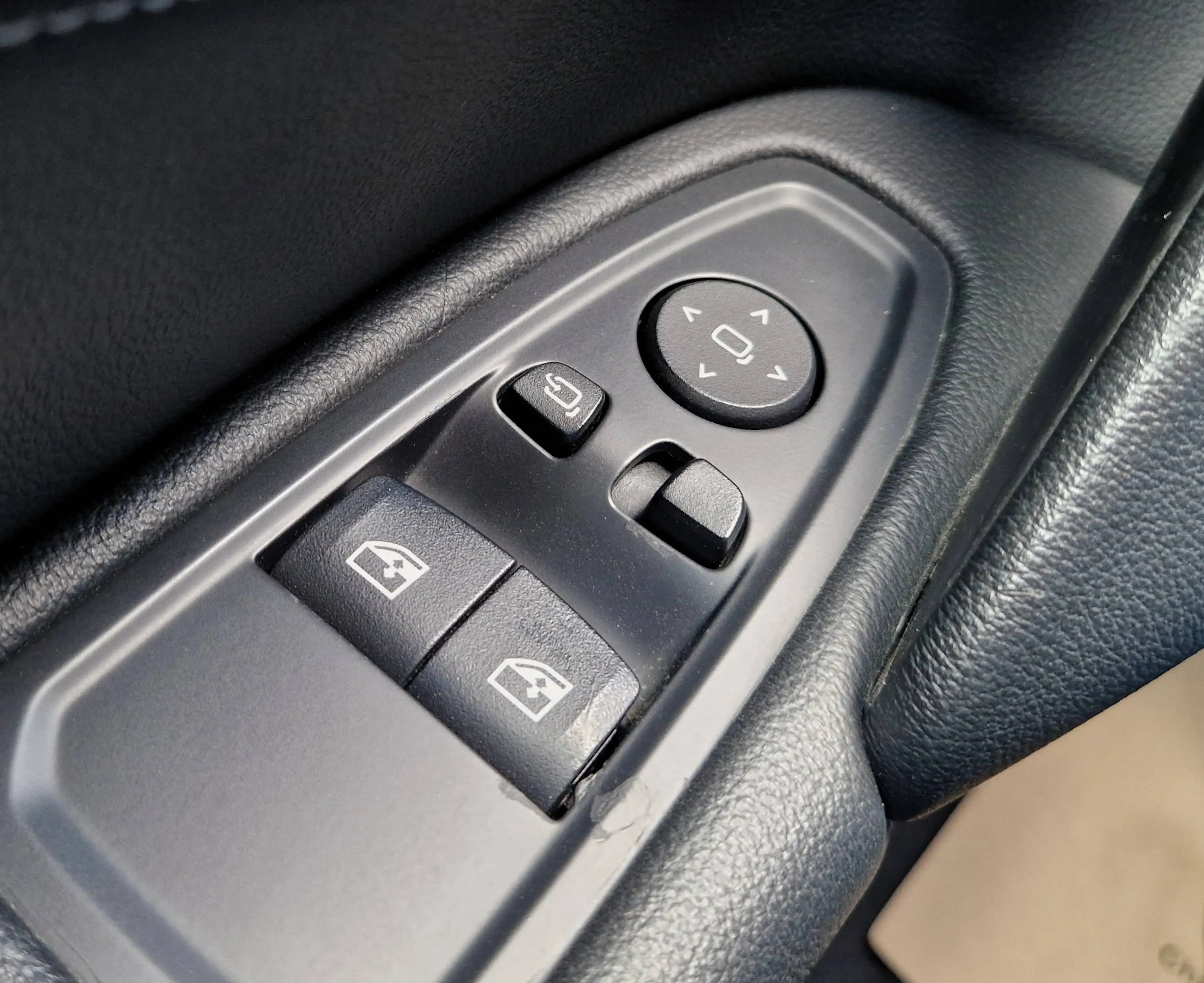 BMW Z4 2.0iAS PACK M - BOITE AUTO - FULL LED - ECLAIRAGE D AMBIANCE - HARMAN KARDON - APPLE CARPLAY/ANDROID — photo 15