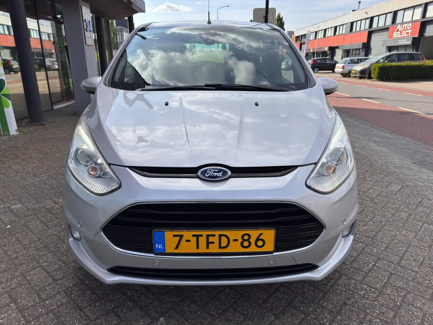 Ford B-Max 1.0 EcoBoost Titanium / Navi / Camera / PDC / Trek Grijs - 2
