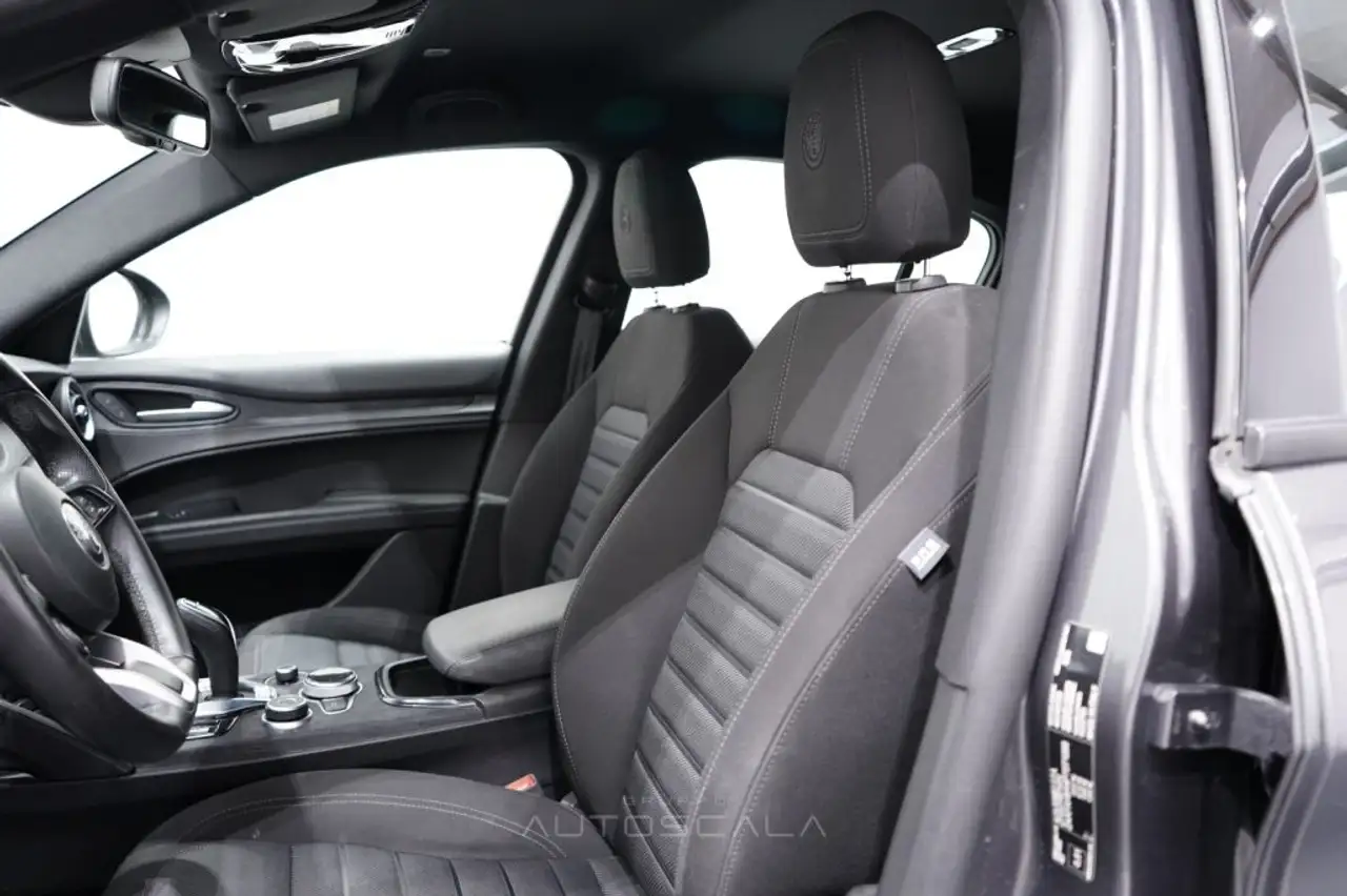 Alfa Romeo Stelvio 2023 — фото 11