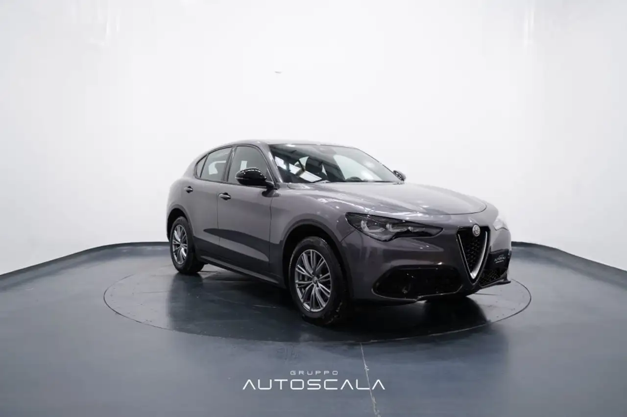 Alfa Romeo Stelvio 2023 — фото 8