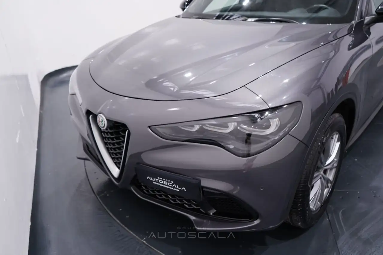 Alfa Romeo Stelvio 2023 — фото 27