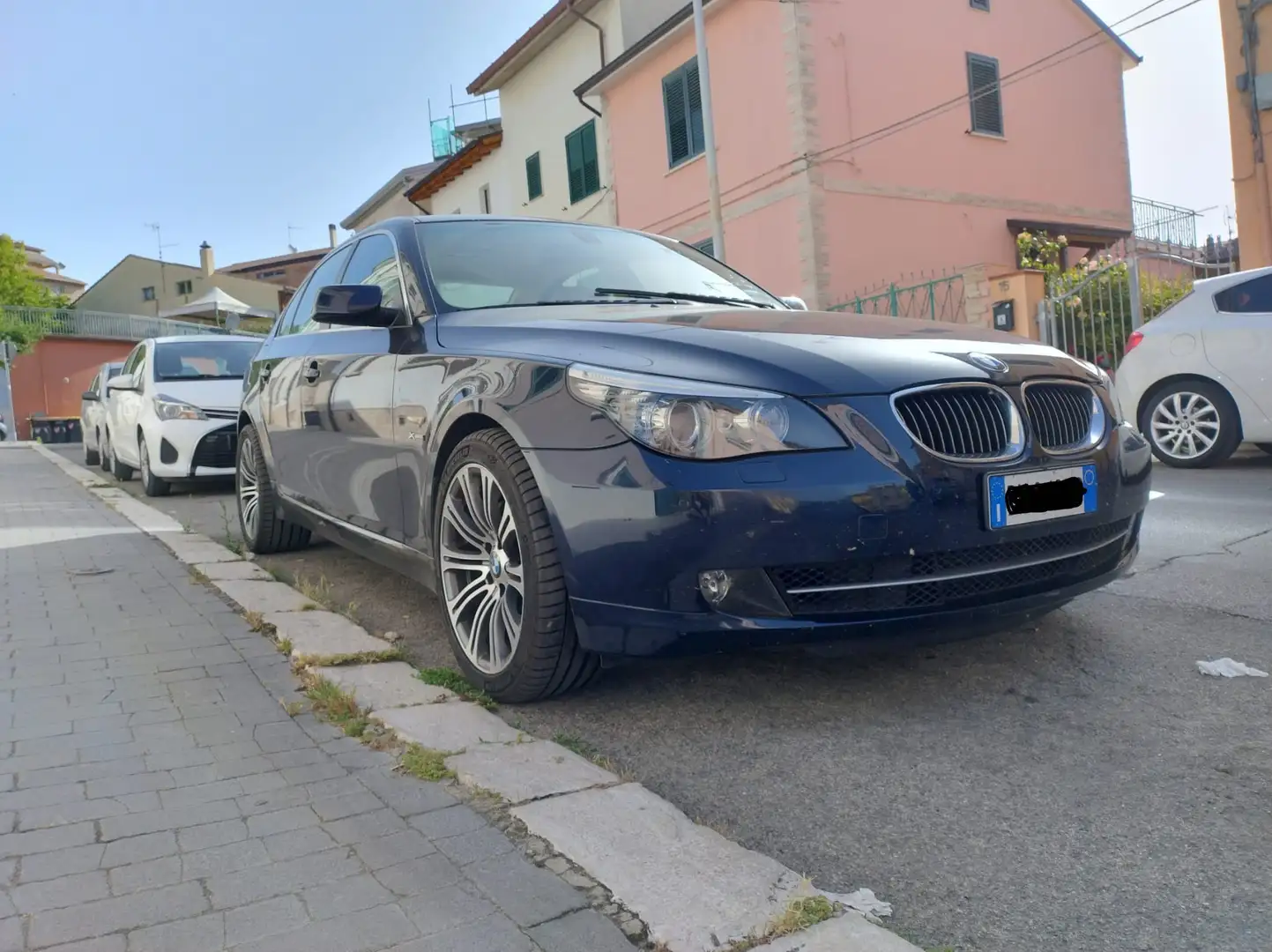BMW 525 d xdrive Bleu - 1