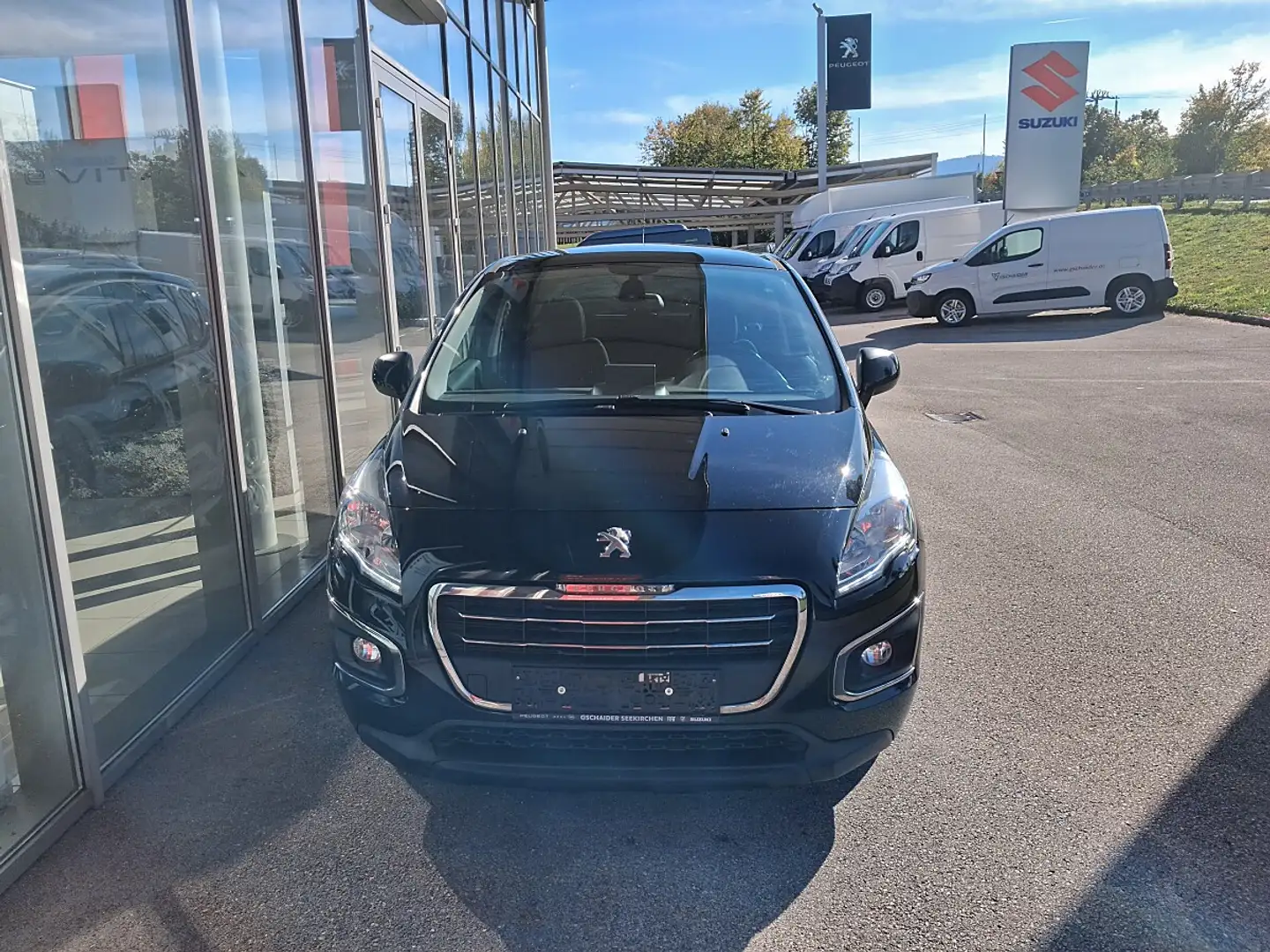 Peugeot 3008 1,6 HDi 115 FAP Professional Line Schwarz - 2