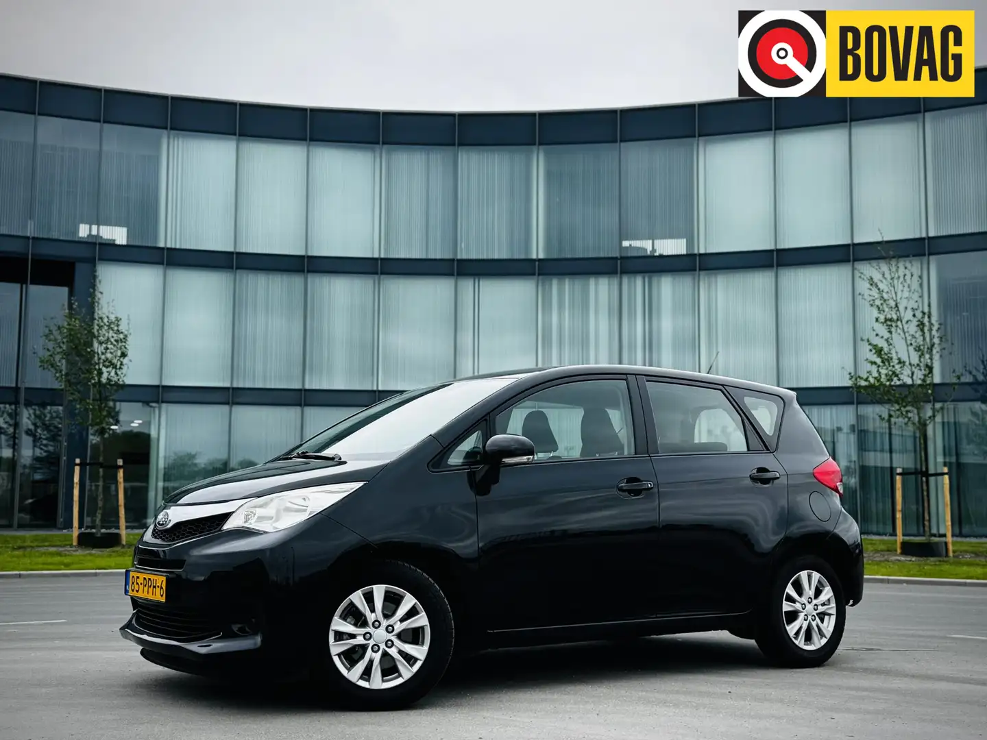 Subaru Trezia 1.3 Comfort Schwarz - 1
