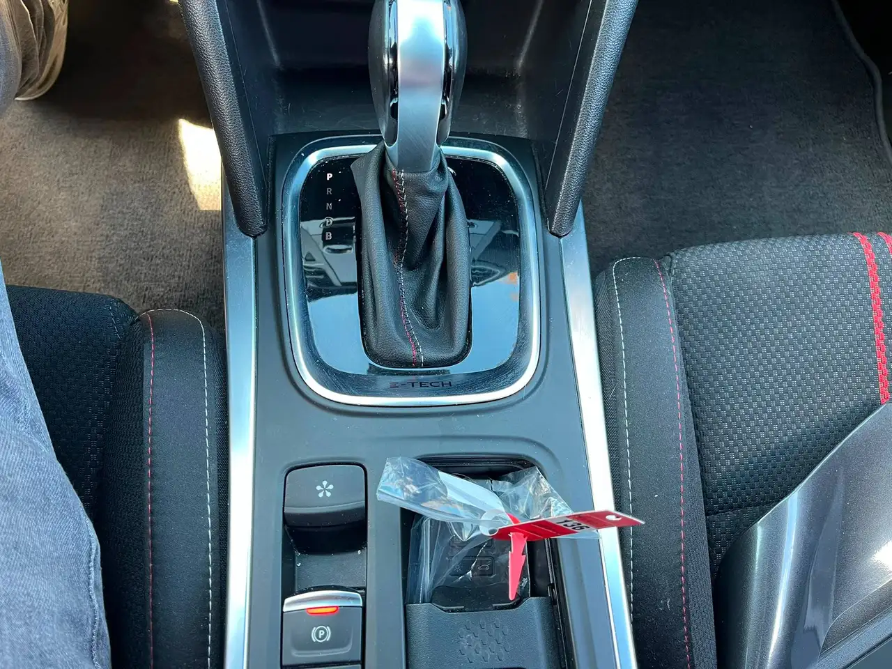 Renault Megane E-Tech plug‐in hybride, миниатюра 11