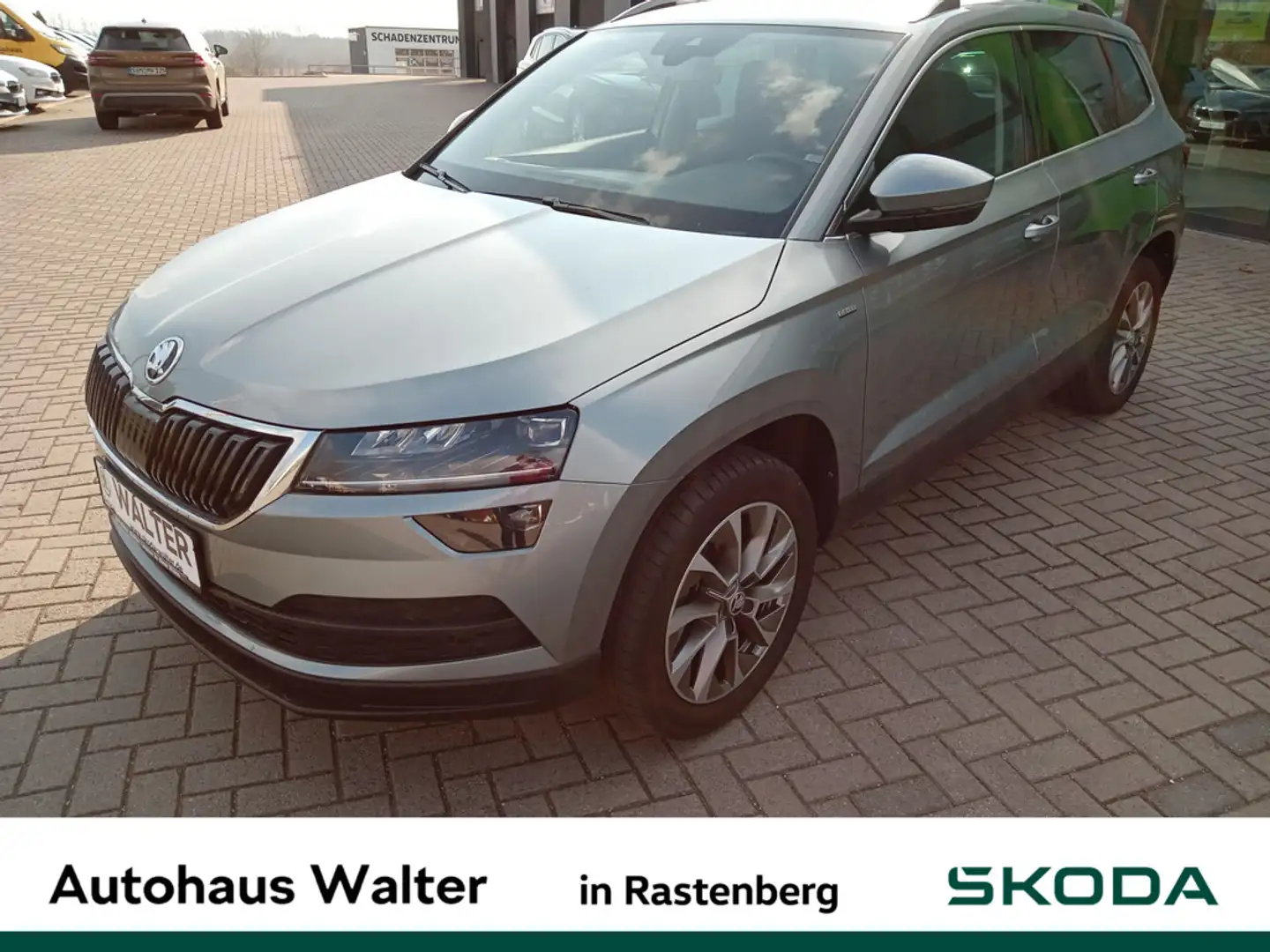Skoda Karoq 1.5 TSI ACT DSG Clever el.Heckklappe beh.Lenkrad L Szürke - 1