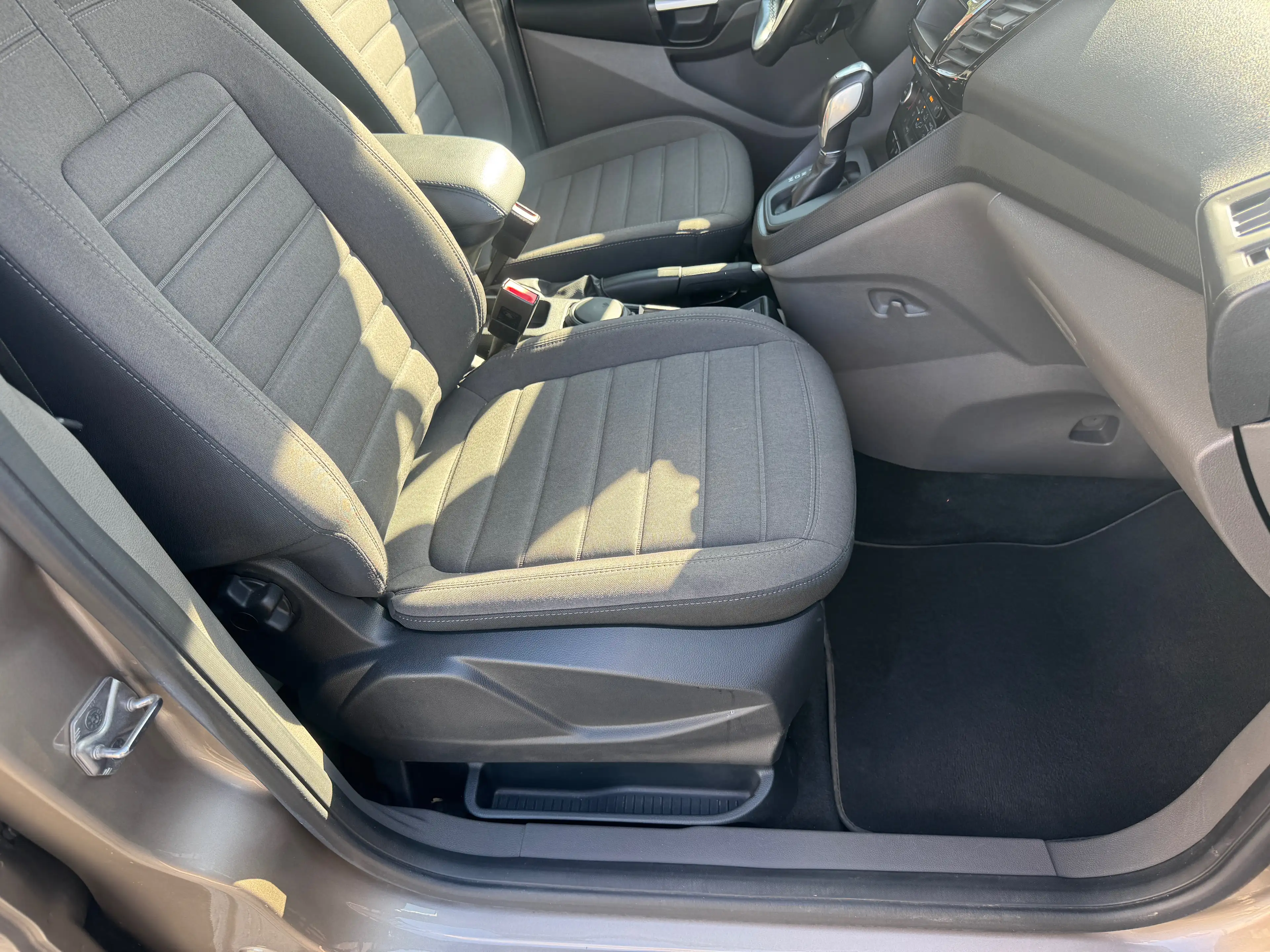 Ford Tourneo Connect Titanium 7 Sitze PDC Dach Lang Grand Connect Navi Kamera Sitzheizung — photo 12