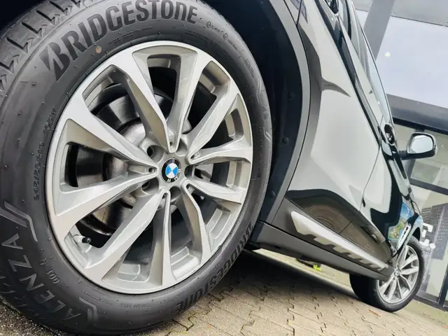 BMW X3 view 4