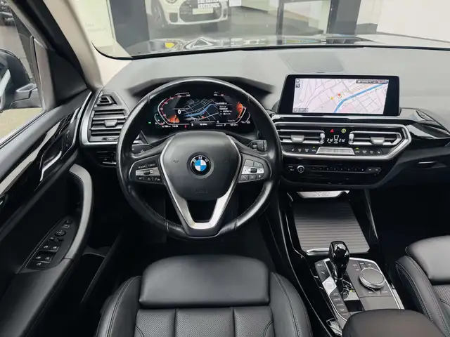 BMW X3 view 6