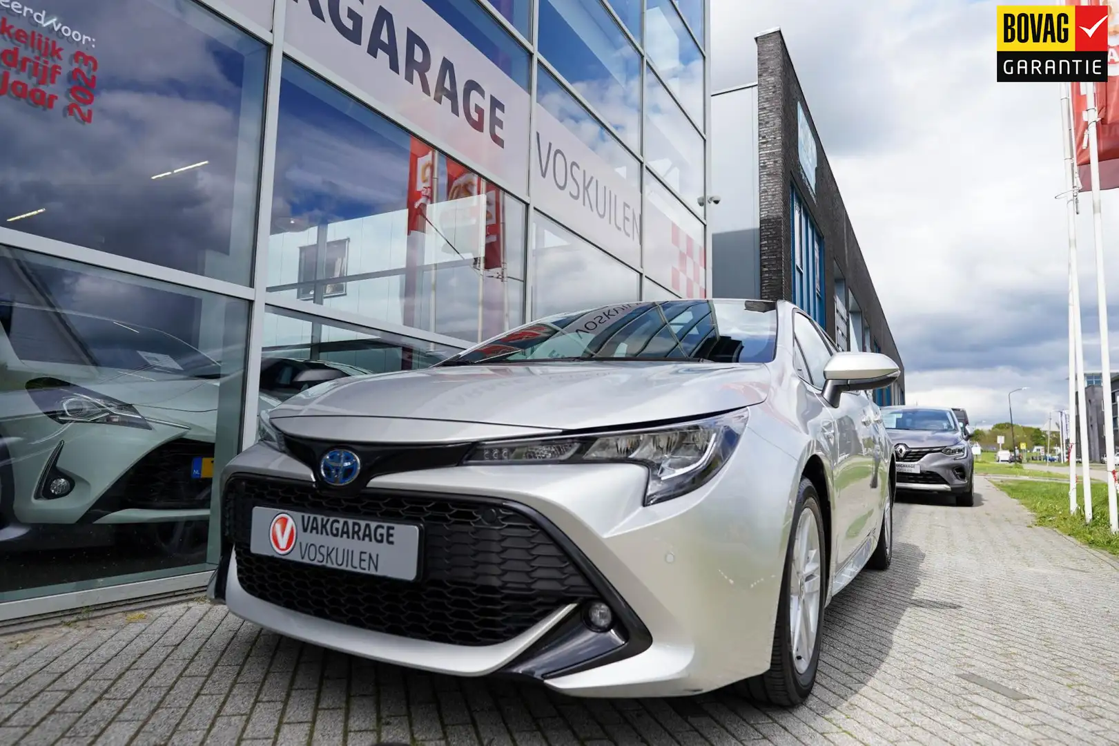 Toyota Corolla 1.8 Hybrid Dynamic Business|Carplay|Parkpilot Бежевий - 1