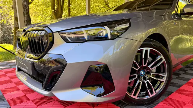 BMW i5 M Pack Pro eDrive 40 Superbe combinaison, Voiture Belge, Historique Bmw Complet, Garantie Bmw.