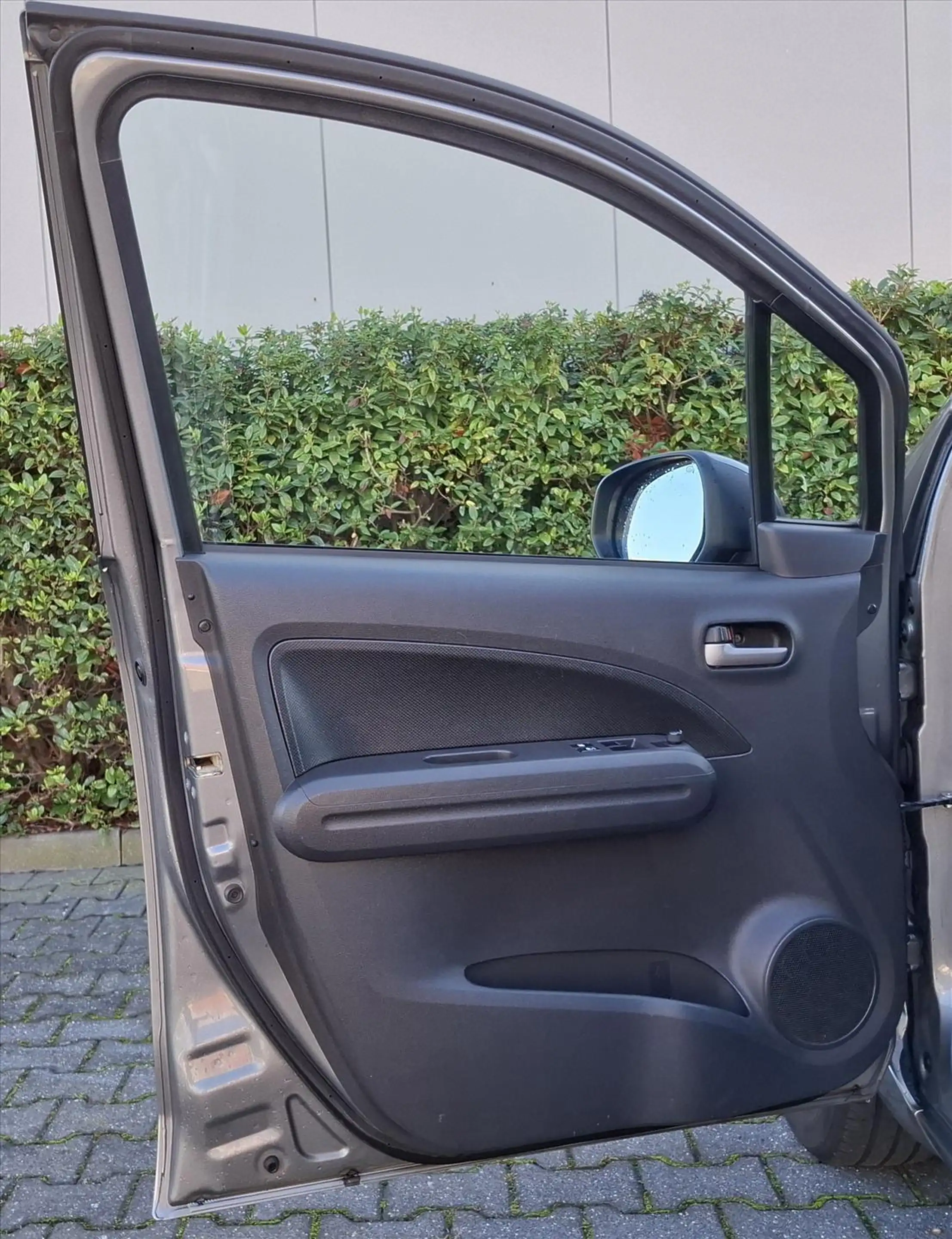 Opel Agila 1.2 16V 94pk Automaat. Edition Airco/Camera — photo 25