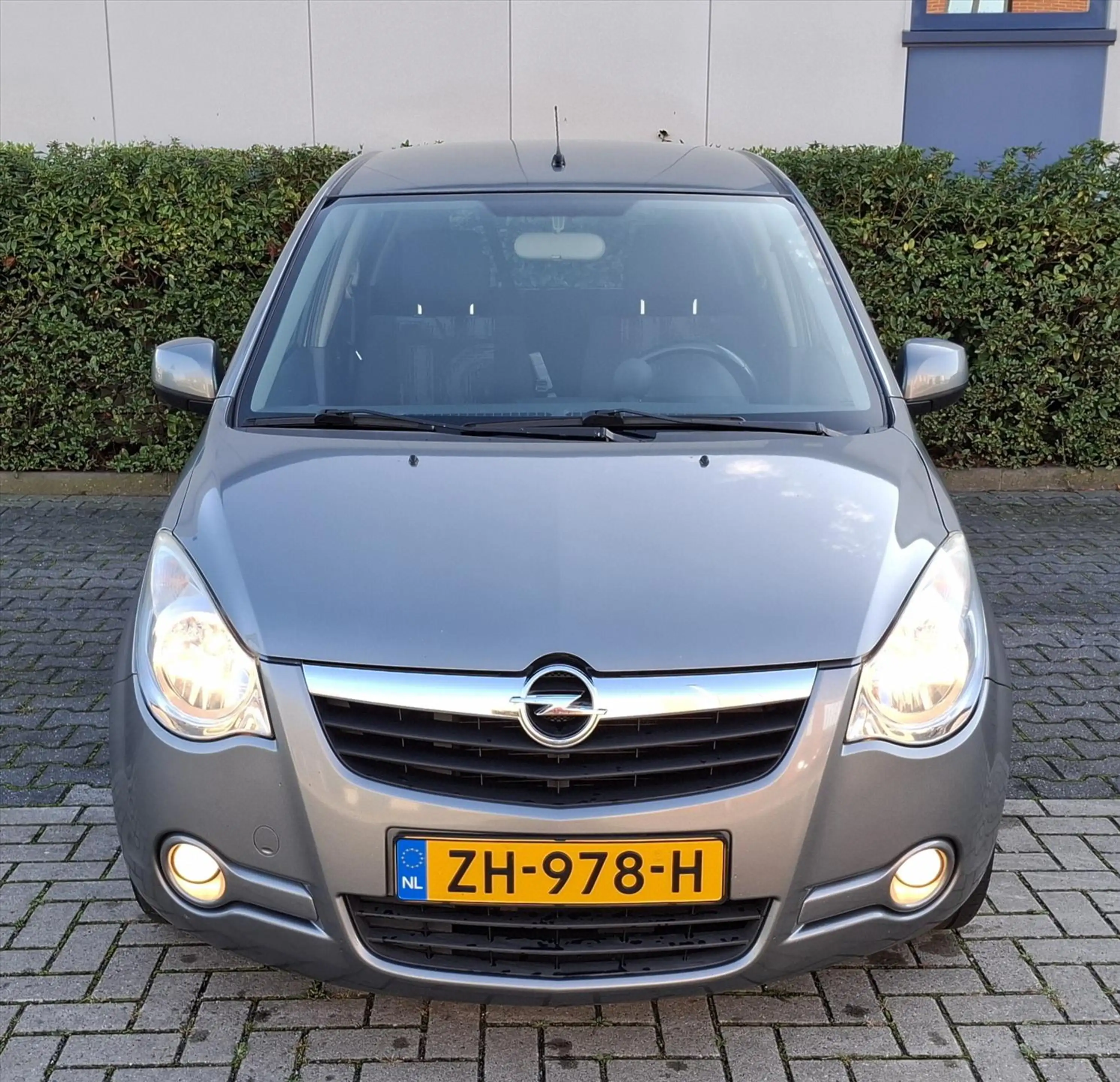 Opel Agila 1.2 16V 94pk Automaat. Edition Airco/Camera — photo 6