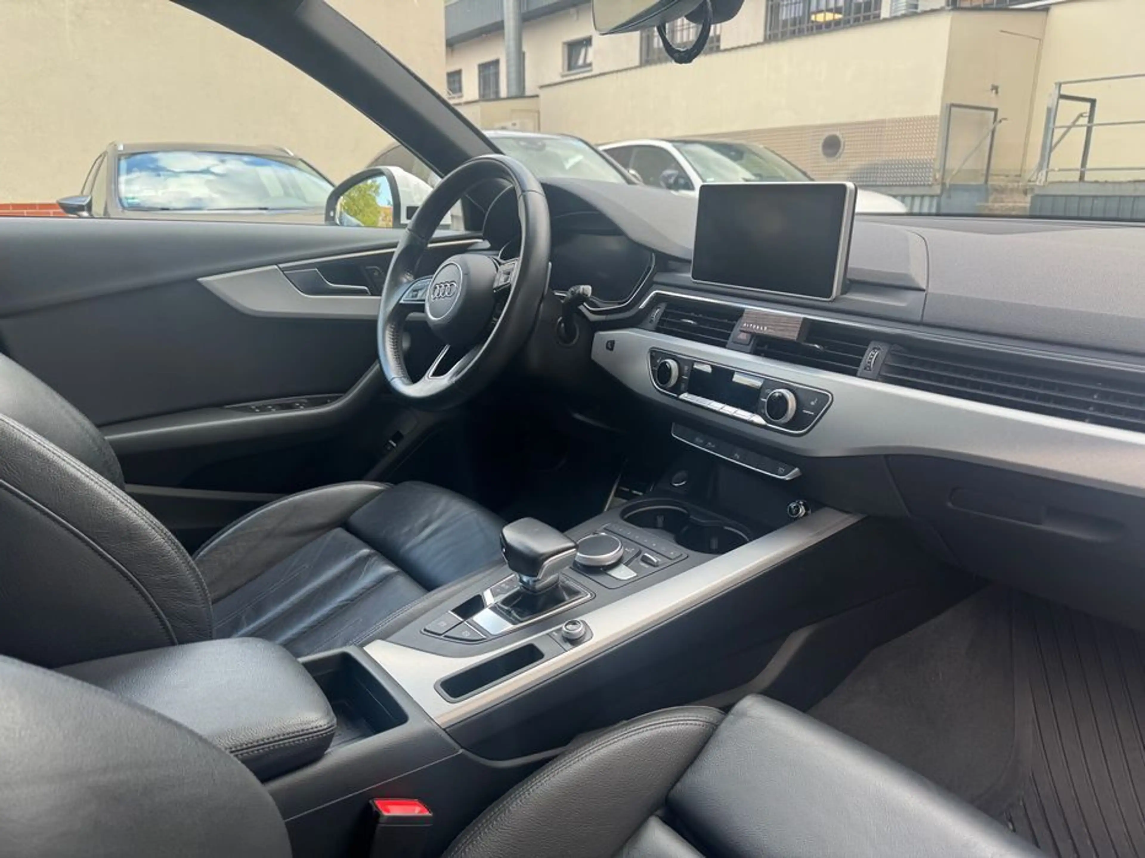 Audi A4 Avant sport S-Line Pano Schiebedach R-Kamera — photo 8