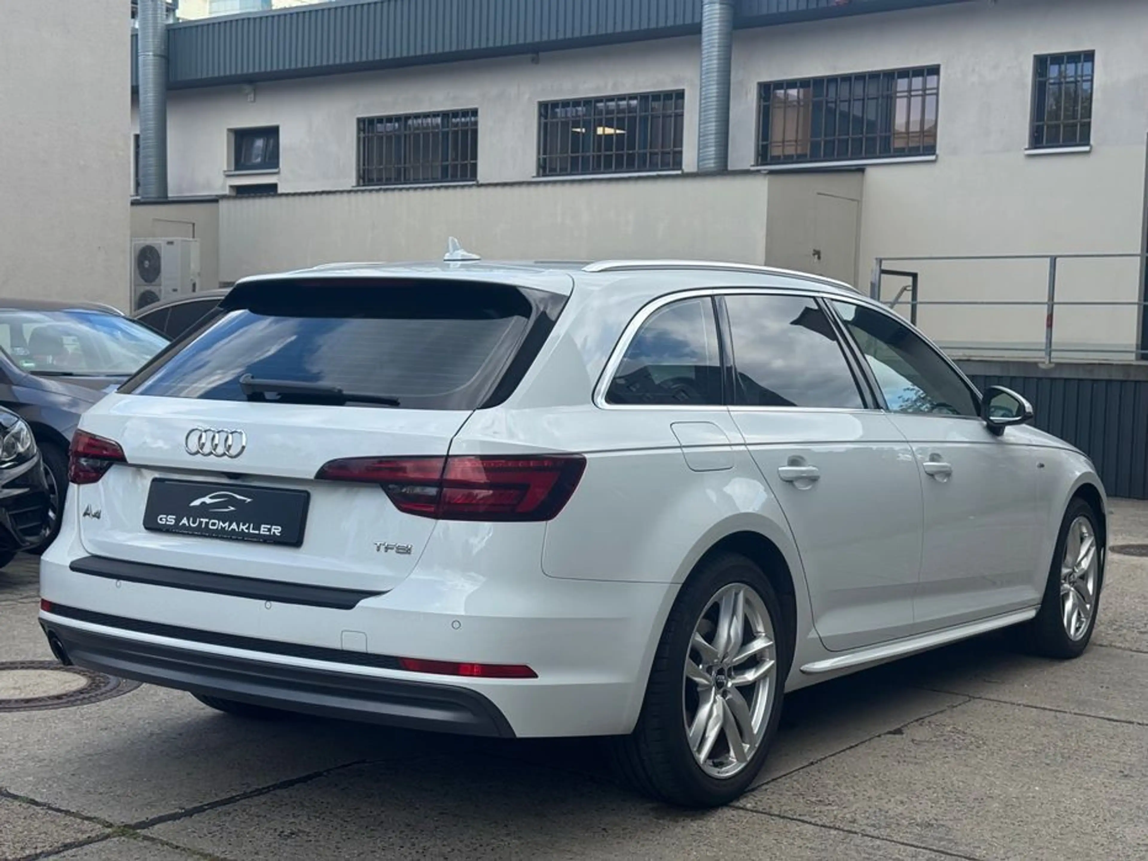 Audi A4 Avant sport S-Line Pano Schiebedach R-Kamera — photo 5