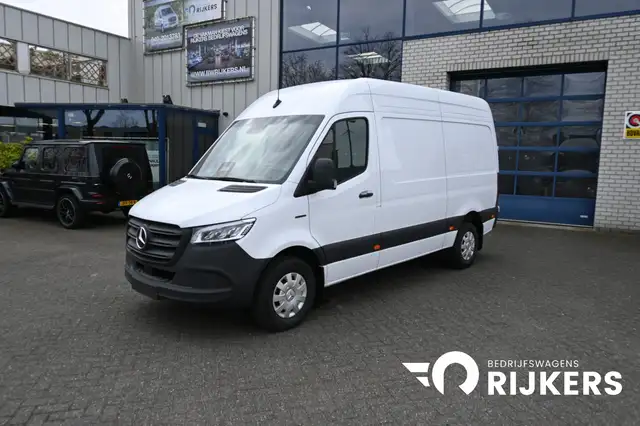 Mercedes-Benz 320 eSprinter L2H2 Select 81kWh LED, Smartphone integr